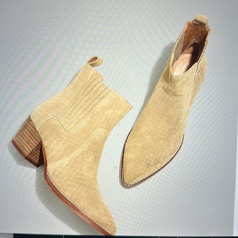 Madewell Western Ankle Boot in Suede